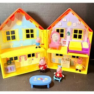 Peppa Pig’s House Set #2 foldable house furniture 4 figures car
